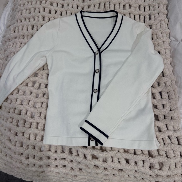 Cardigan - Picture 3 of 7